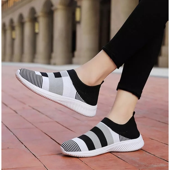 Shoes - ⭕PREVIEW⭕ Black/White/Gray Knitted Sock Sneaker
